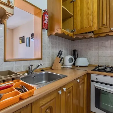 Carsons Court - Seafront - Fl 3 *
